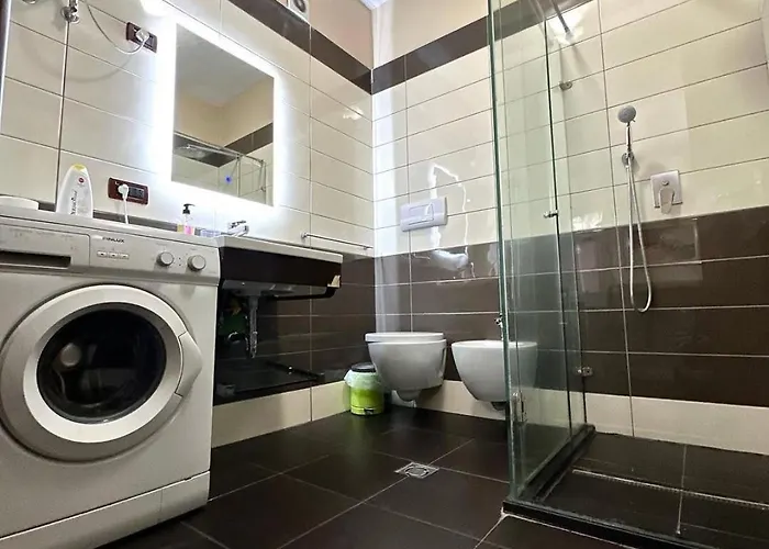 Center Easy アパート ティラナ