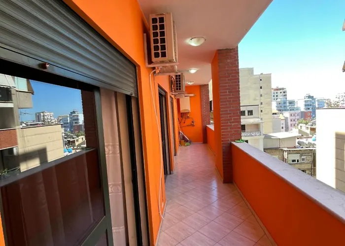 Center Easy アパート *